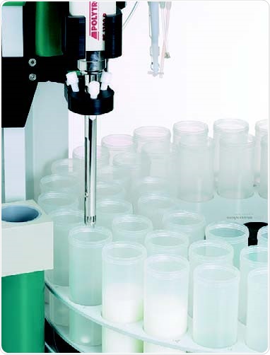 The Polytron high-frequency homogenizer permits the fully automated processing of solid samples such as tablets. After solvent addition the tablets are homogenized directly in the sample beaker