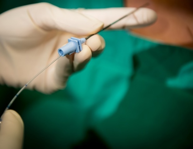 Nadtwardówkowe zastrzyki z lidokainą są obiecujące w leczeniu łuszczycy