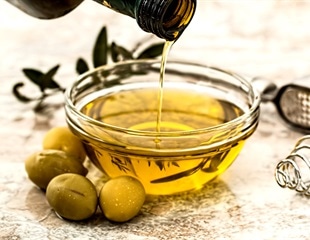 Higher olive oil intake may reduce the risk of premature death