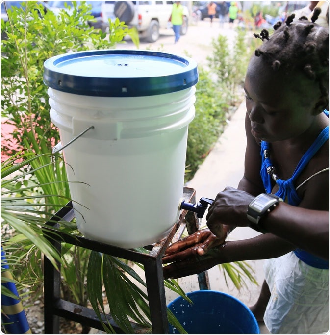 Hand washing is a key step in preventing cholera and other diarrheal diseases after Hurricane Mathew in Haiti. Photo: PAHO