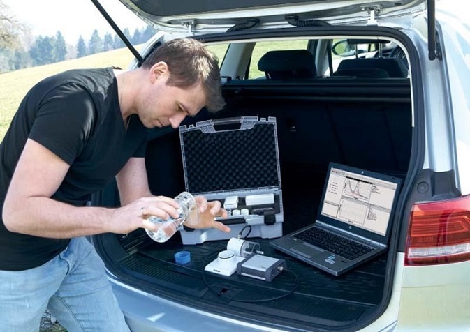The Portable VA Analyzer enables on-site measurements and thus enables, for example, reliable speciation analyses of arsenic. The measuring instrument and the necessary accessories fit in the accompanying handy transport case.