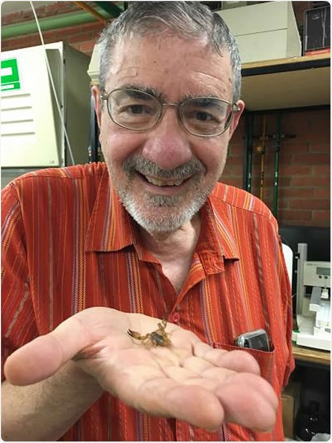 Stanford Chemistry Professor Richard Zare holds the Mexican scorpion species Diplocentrus melici in his hand. Image Credit: Edson N. Carcamo-Noriega / Shutterstock