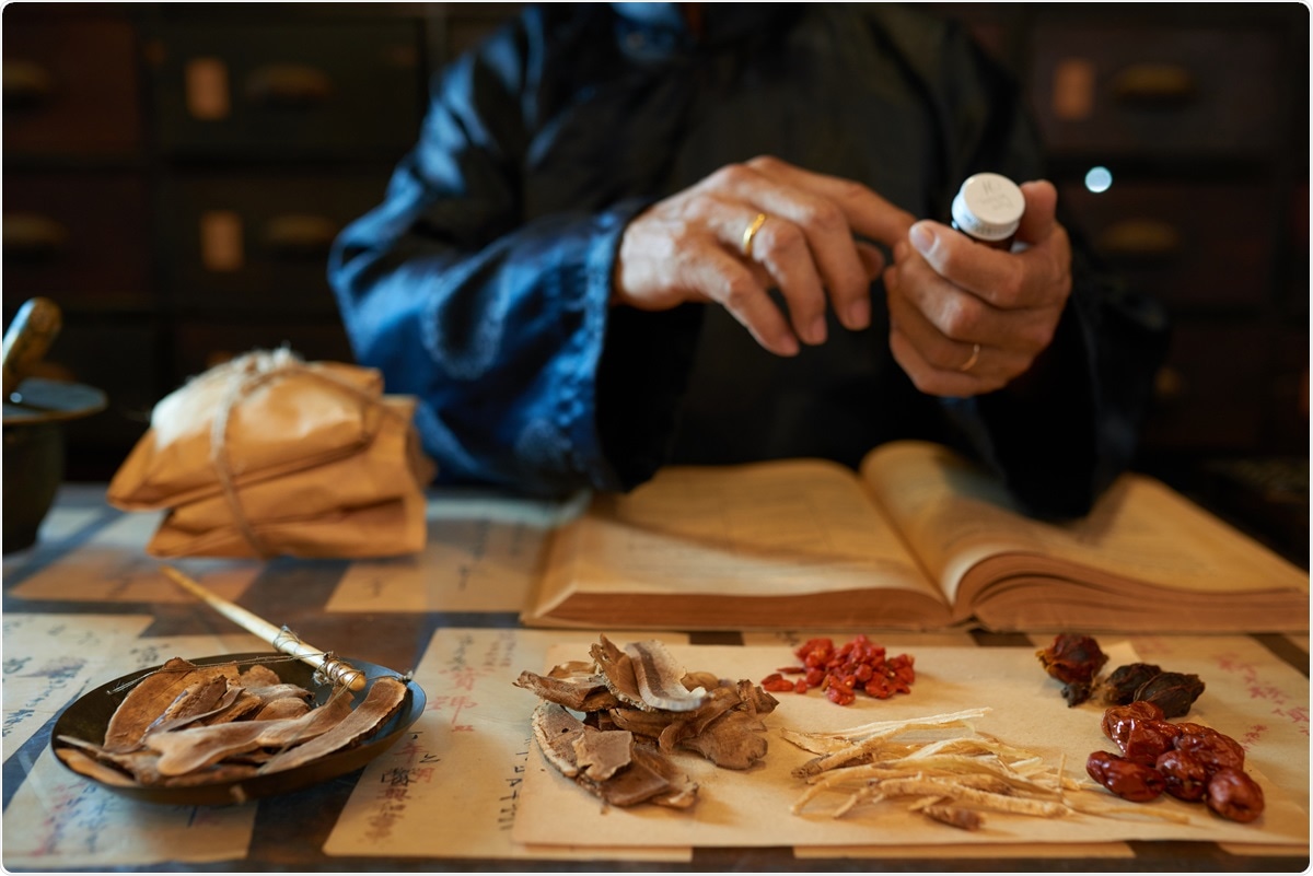 Étude : La phytothérapie traditionnelle chinoise dans la bataille d'avant-garde contre le COVID-19 : expérience clinique et base scientifique.  Crédit d'image : Images de dragon/Shutterstock