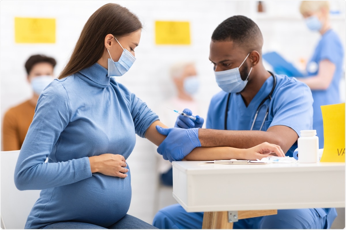 Estudio: Conclusión preliminares del seguro vaccíneo del mRNA Covid-19 en personas embarazadas. Haber de imagen: Prostock-estudio/Shutterstock