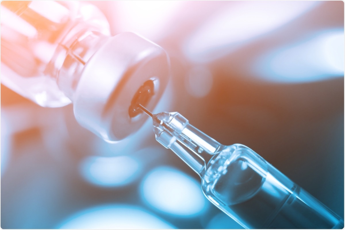 Studie: Der mRNA-Impfstoff BNT162b2 gegen SARS-CoV-2 programmiert sowohl die adaptive als auch die angeborene Immunantwort neu.  Bildquelle: Numstocker / Shutterstock