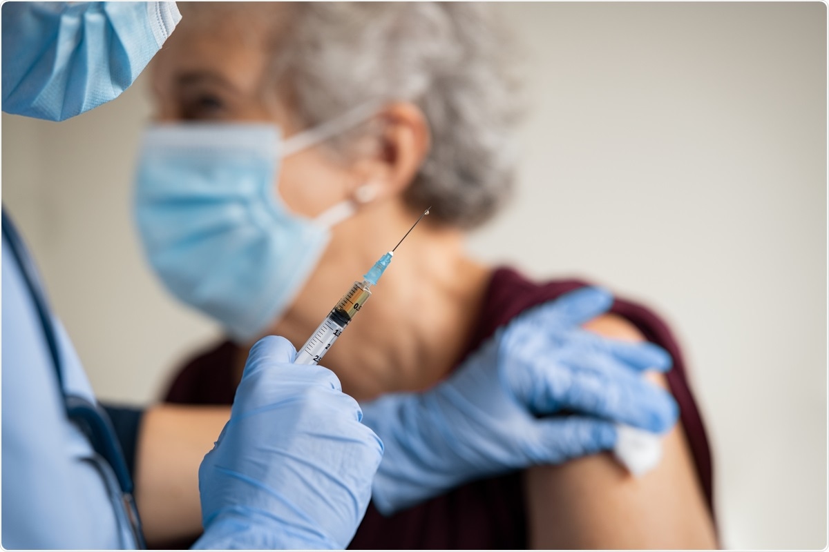 Study: Poor antibody response to BioNTech/Pfizer COVID-19 vaccination in SARS-CoV-2 naïve residents of nursing homes. Image Credit: Rido / Shutterstock