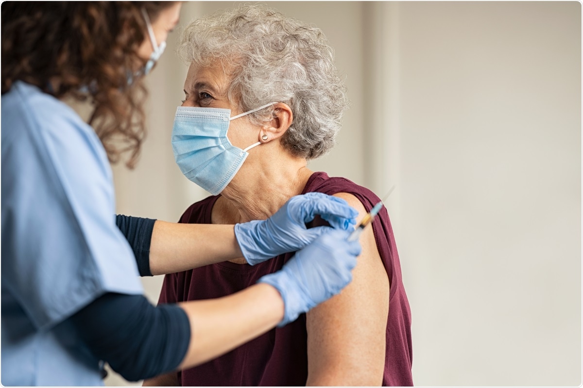 Study: Is the BioNTech-Pfizer COVID-19 vaccination effective in elderly populations? Results from population data from Bavaria, Germany. Image Credit: Rido / Shutterstock