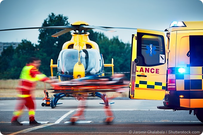 pacient cu ambulanță aeriană și auto 