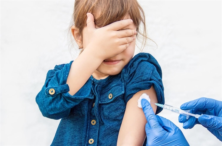 Dänische Gesundheitsbehörde räumt Massenimpfung von Kindern gegen COVID-19 als Fehler ein
