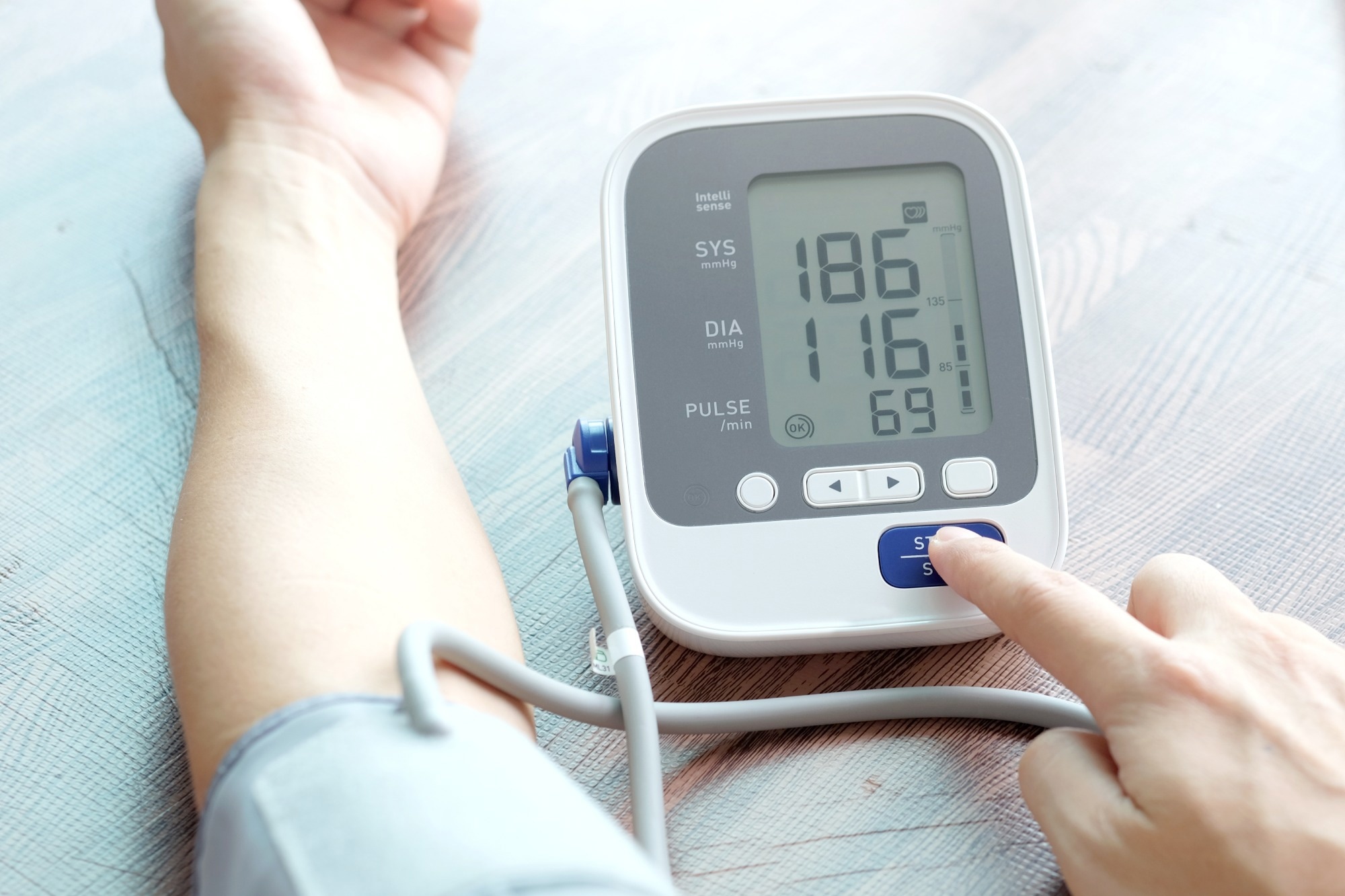 Blood pressure monitor and heart rate monitor. Image Credit: Me dia / Shutterstock