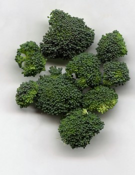 More than 300 scientific studies point to an antioxidant found in broccoli sprouts, sulforaphane glucosinolate (SGS), as a factor in preventing multiple diseases, including several types of cancer, high blood pressure, macular degeneration and stomach ulcers. Now a new study shows the naturally occurring antioxidant SGS may help reduce cholesterol levels in a matter of days.