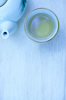A new study on bladder cancer cells lines shows that green tea extract has potential as an anti-cancer agent, proving for the first time that it is able to target cancer cells while leaving healthy cells alone.