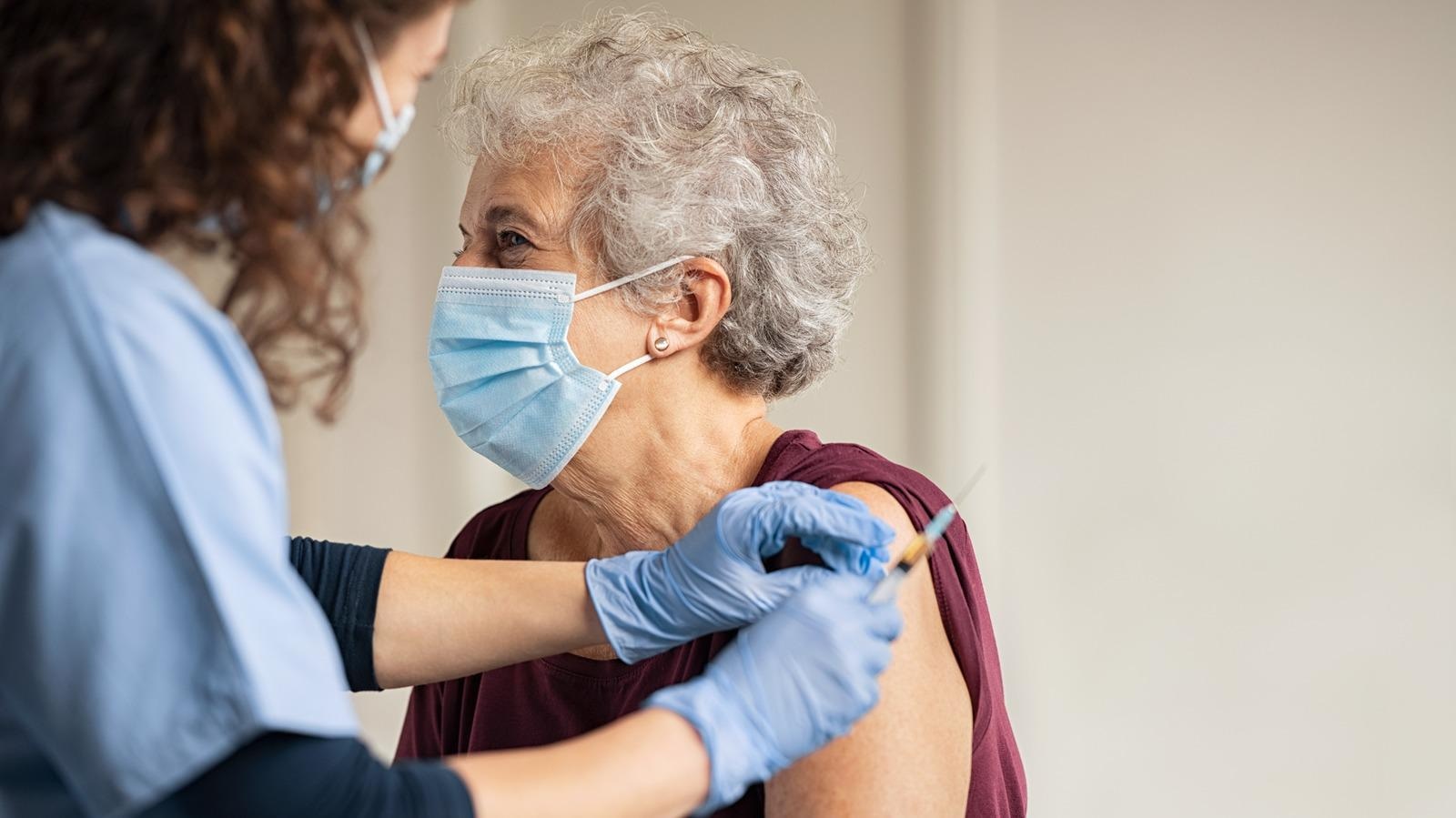 Study: Limited immune responses after three months of BNT162b2 vaccine in SARS-CoV-2 uninfected elders living in long-term care facilities. Image Credit: Rido / Shutterstock