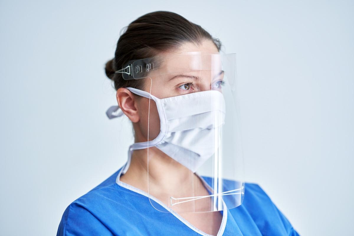 Study: Healthcare workers’ SARS-CoV-2 infection rates during the second wave of the pandemic: prospective cohort study. Image Credit: Kamil Macniak/Shutterstock