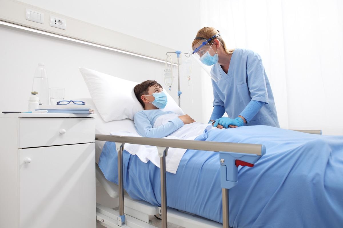 Study: Risk of Hospitalization, severe disease, and mortality due to COVID-19 and PIMS-TS in children with SARS-CoV-2 infection in Germany. Image Credit: visivastudio/Shutterstock