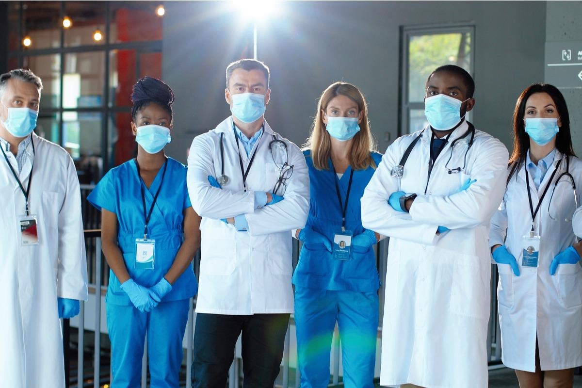 Study: Risk Factors for SARS-CoV-2 Infection Among US Healthcare Personnel, May–December 2020. Image Credit: M_Agency/Shutterstock