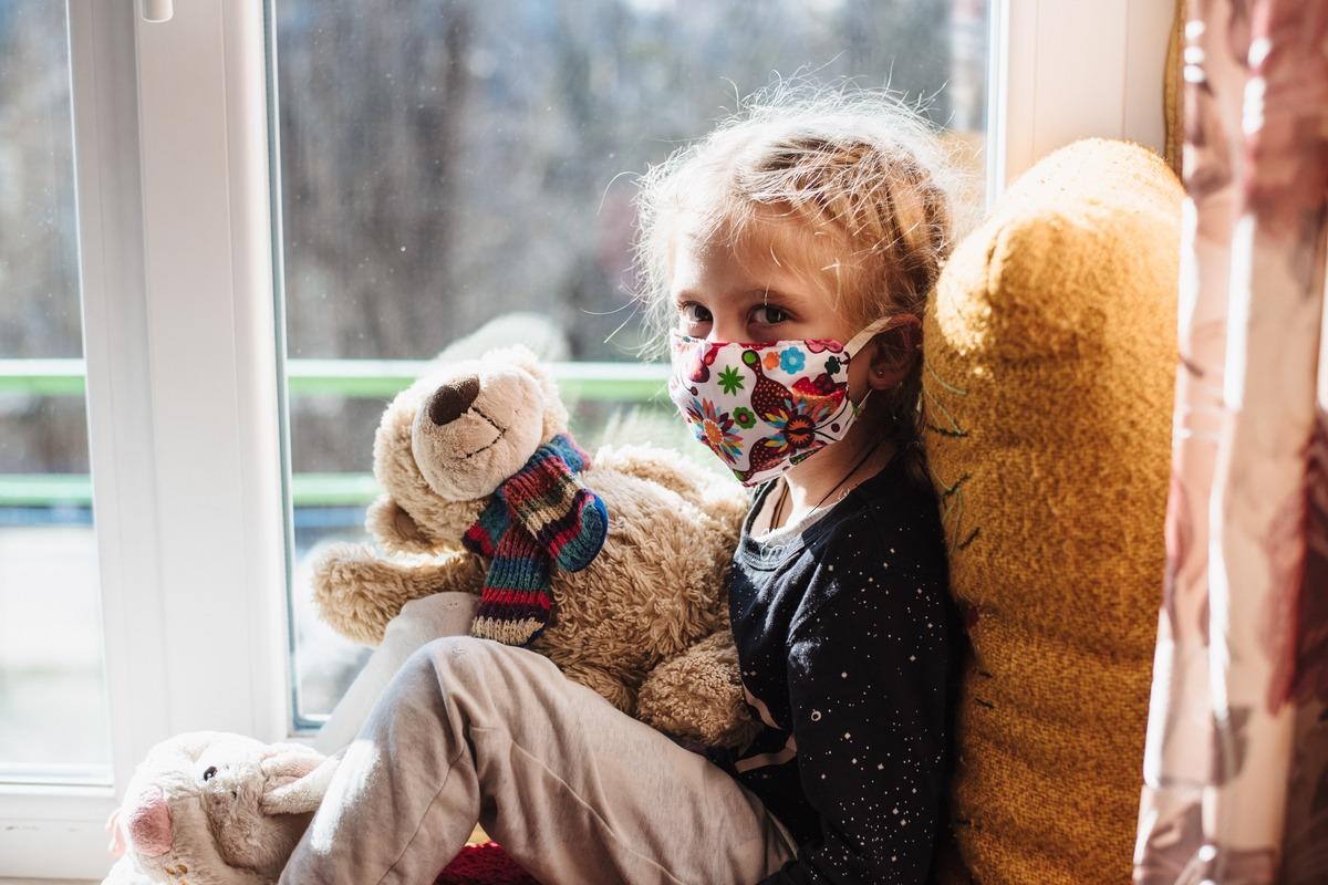 Study: Risk of SARS-CoV-2 reinfections in children: prospective national surveillance, January 2020 to July 2021, England. Image Credit: Oleksandr Yakoniuk/Shutterstock