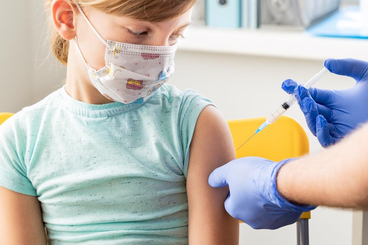 Study: COVID-19 Vaccine Safety in Children Aged 5–11 Years — United States, November 3–December 19, 2021. Image Credit: Ira Lichi/Shutterstock