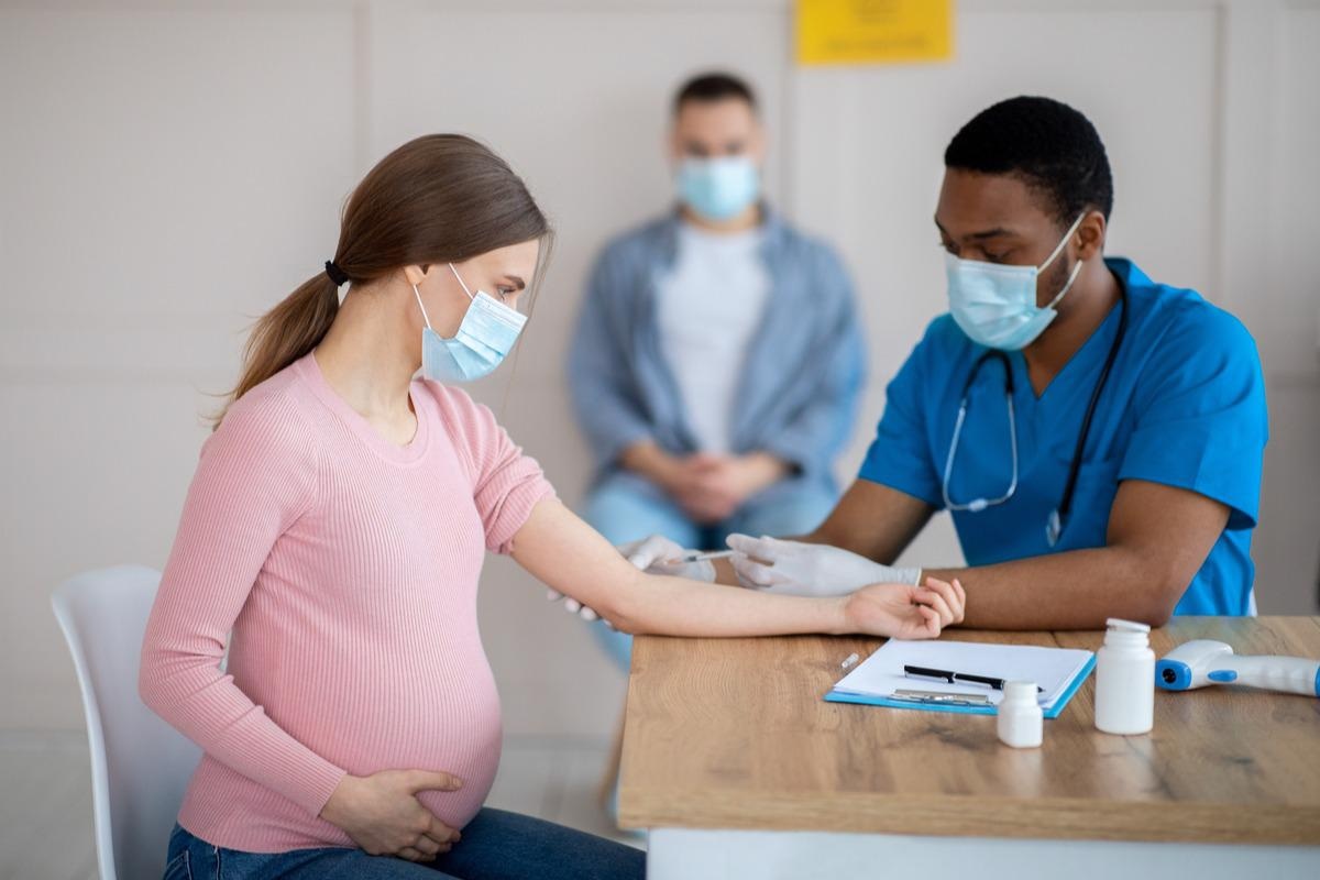 Study: Evaluation of maternal-infant dyad inflammatory cytokines in pregnancies affected by maternal SARS-CoV-2 infection in early and late gestation. Image Credit: Prostock-studio/Shutterstock