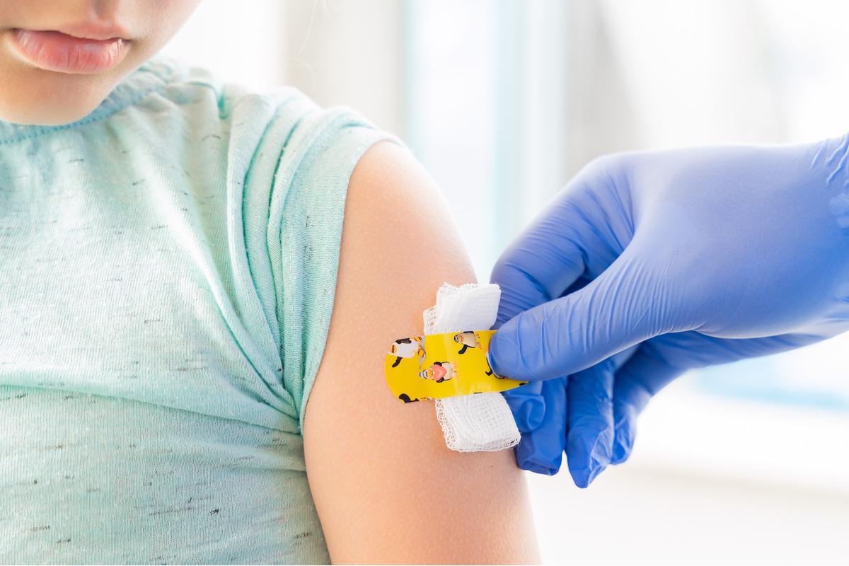 Study: Hypersensitivity reactions to vaccines in children: from measles to SARS-CoV-2. Image Credit: Ira Lichi/Shutterstock