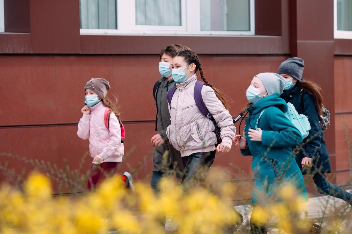 Study: SARS-CoV-2 seroprevalence in children, parents and school personnel from June 2020 to April 2021: cohort study of 55 schools in Switzerland. Image Credit: David Tadevosian/Shutterstock