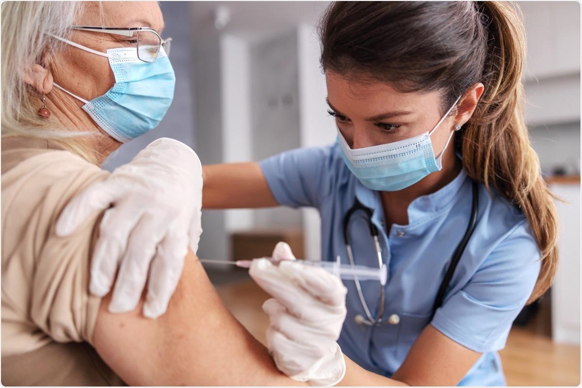 Study: Effectiveness of a SARS-CoV-2 mRNA vaccine booster dose for prevention of infection, hospitalization or death in two nation-wide nursing home systems. Image Credit: Dusan Petkovic / Shutterstock.com