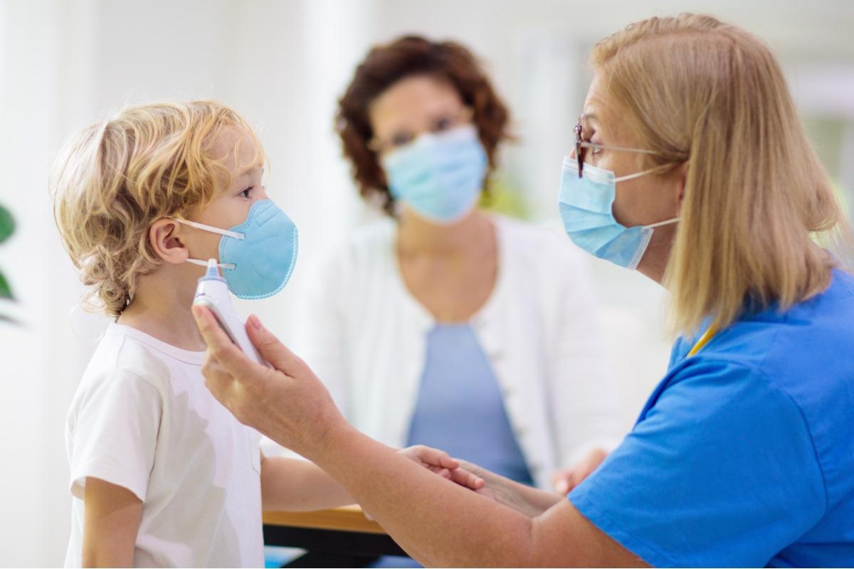 Study: Systemic and Lower Respiratory Tract Immunity to SARS-CoV-2 Omicron and Variants in Pediatric Severe COVID-19 and Mis-C. Image Credit: FamVeld/Shutterstock