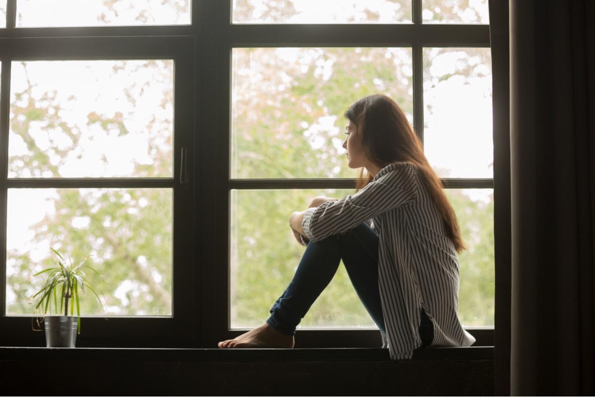 Study: Loneliness and diurnal cortisol levels during COVID-19 lockdown: the roles of living situation, relationship status and relationship quality. Image Credit: fizkes/Shutterstock