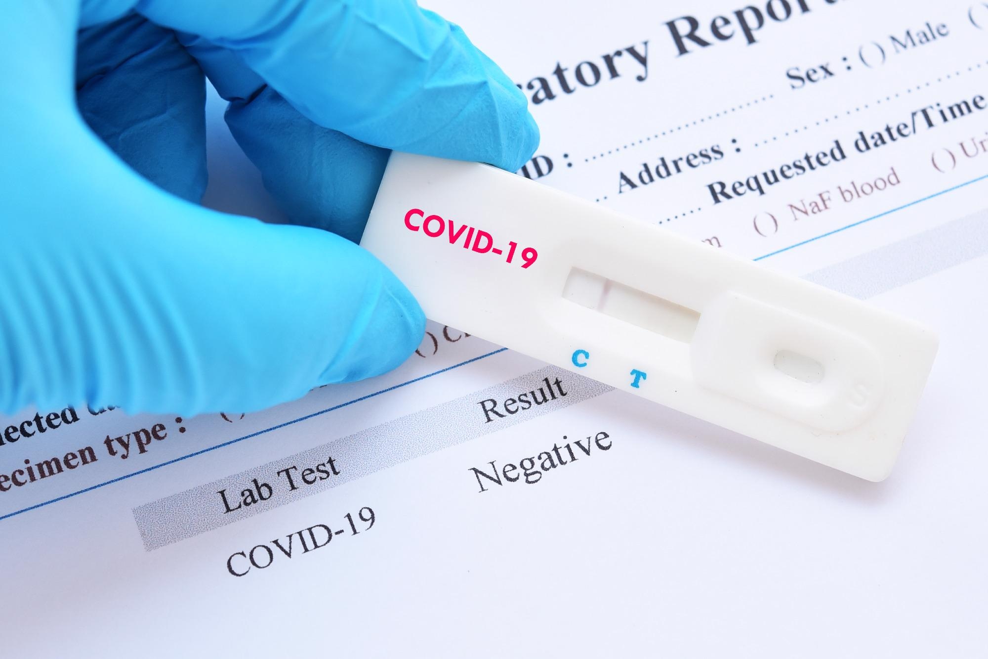 Study: Comparison of Rapid Antigen Tests’ Performance between Delta (B.1.61.7; AY.X) and Omicron (B.1.1.529; BA1) Variants of SARS-CoV-2: Secondary Analysis from a Serial Home Self-Testing Study. Image Credit: Jarun Ontakrai / Shutterstock