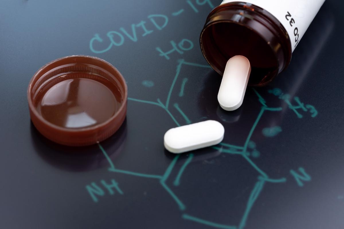 Study:COVID-19 Drug Repurposing: A Network-Based Framework for Exploring Biomedical Literature and Clinical Trials for Possible Treatments. Image Credit: eamesBot/Shutterstock