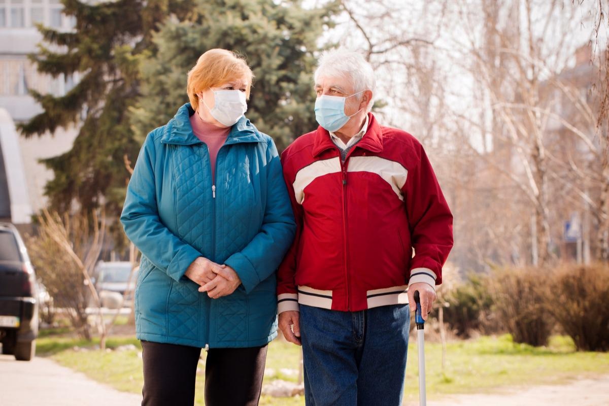 Study: Association of frailty, age, and biological sex with SARS-CoV-2 mRNA vaccine-induced immunity in older adults. Image Credit: Malivan_Iuliia/Shutterstock