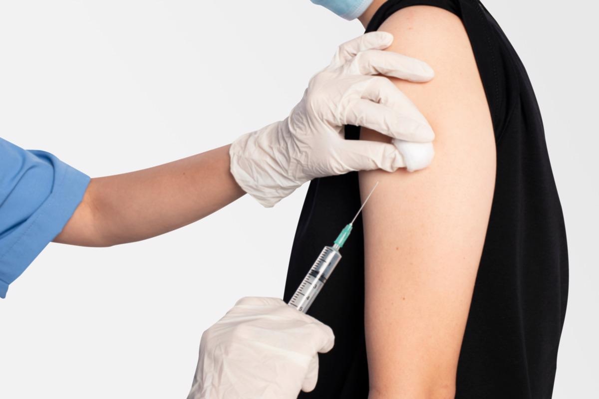 Study: Safety and immunogenicity of a hybrid-type vaccine booster in BBIBP-CorV recipients: a randomized controlled phase 2 trial. Image Credit: Rawpixel.com/Shutterstock