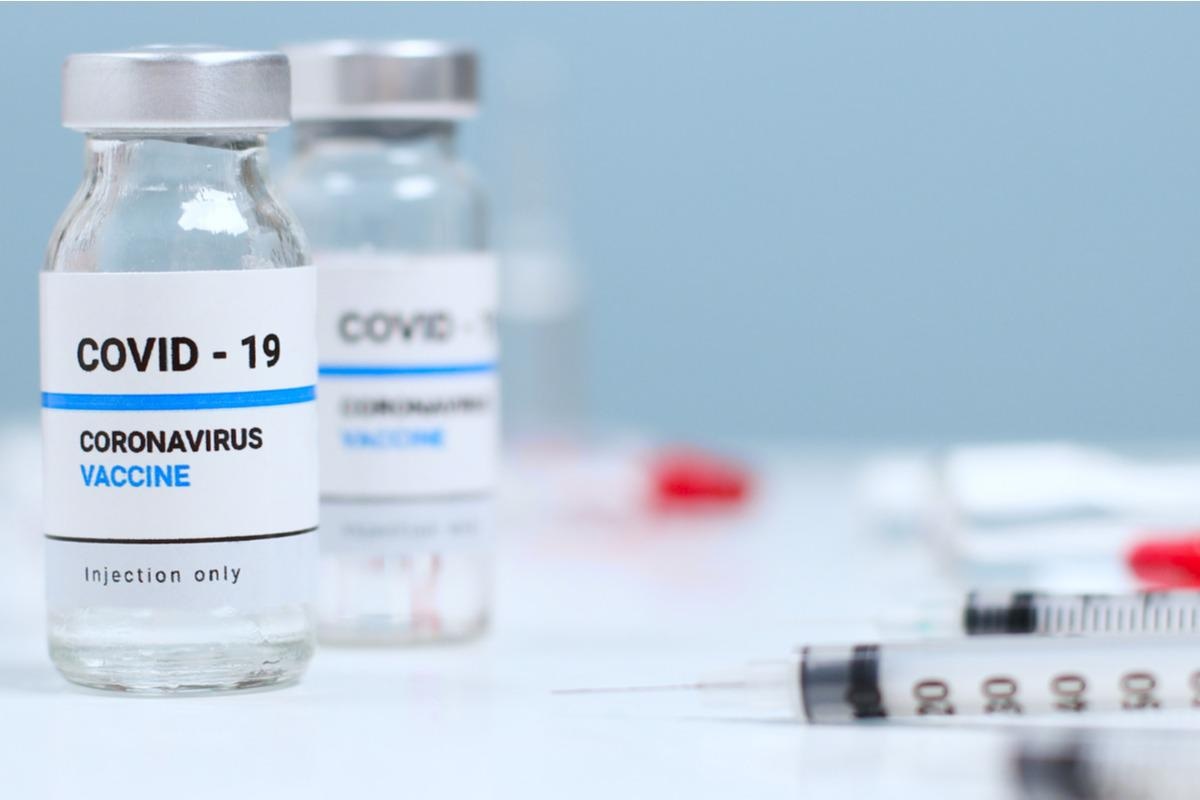 Study: Short-term drop in antibody titer after the third dose of SARS-CoV-2 BNT162b2 vaccine in adults. Image Credit: Irina Shatilova/Shutterstock