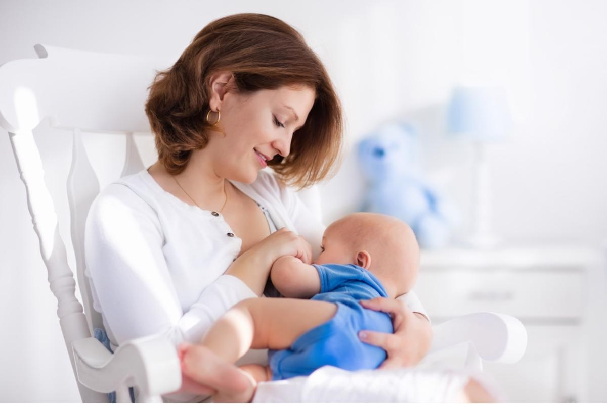 Study: Identified Human Breastmilk Compositions Effectively Inhibit SARS-Cov-2 And Variants Infection and Replication. Image Credit: FamVeld / Shutterstock.com