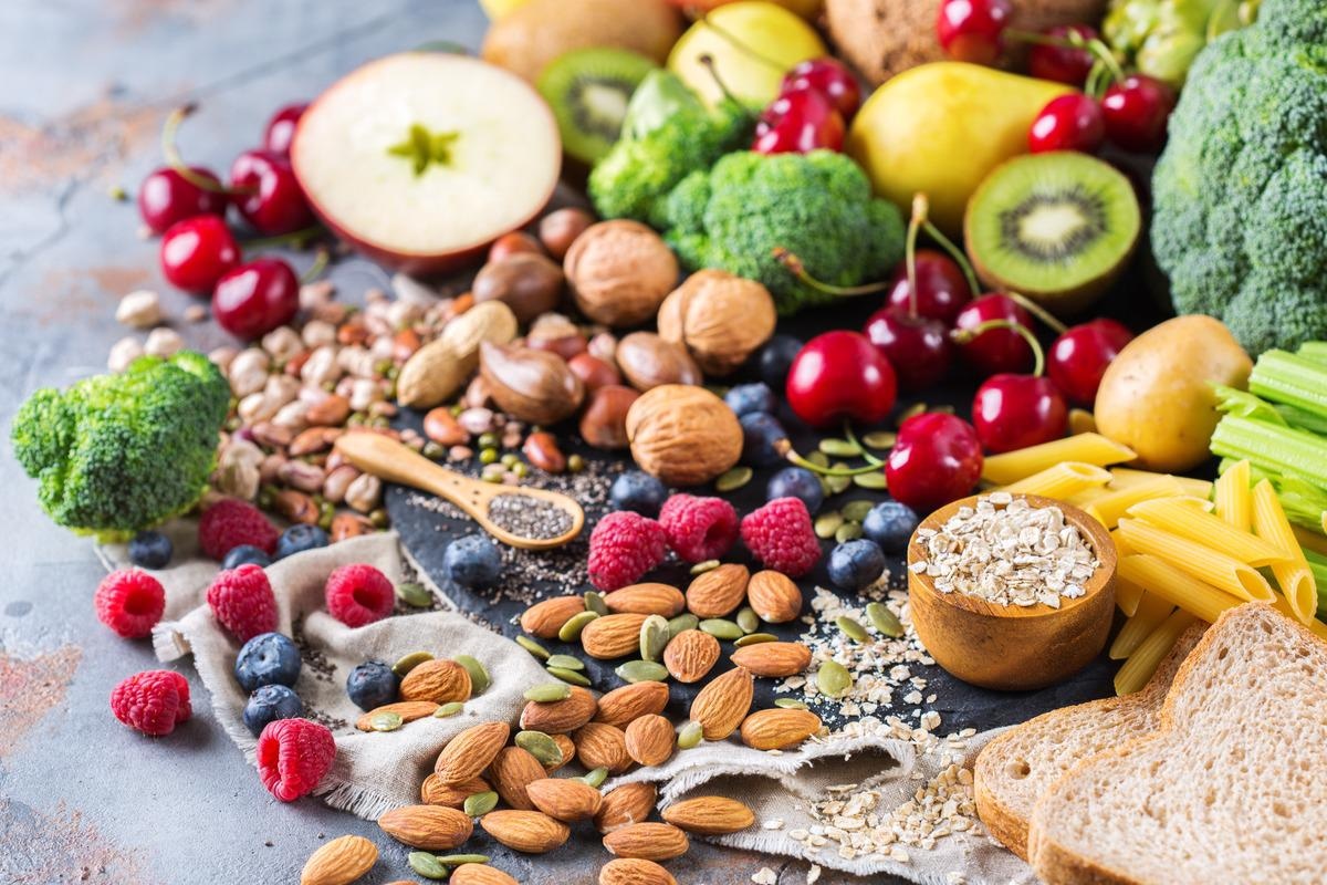 Study: Intake and Sources of Dietary Fiber, Inflammation, and Cardiovascular Disease in Older US Adults. Image Credit: Antonina Vlasova / Shutterstock.com