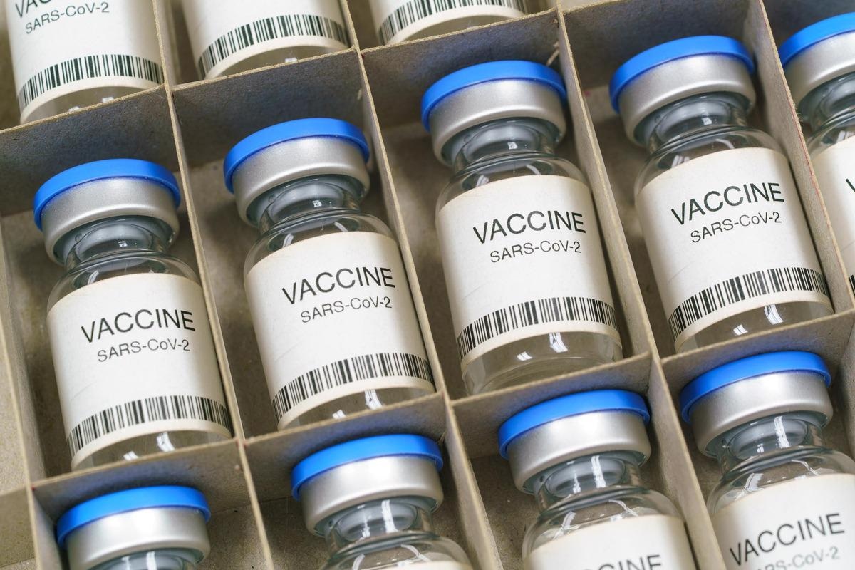 Study: The effect of pandemic prevalence on the reported efficacy of SARS-CoV-2 vaccines. Image Credit: luchschenF/Shutterstock