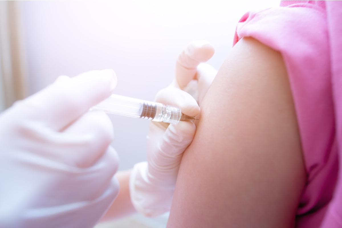 Study: One-dose Human Papillomavirus (HPV) vaccine offers solid protection against cervical cancer. Image Credit: ravipat/Shutterstock