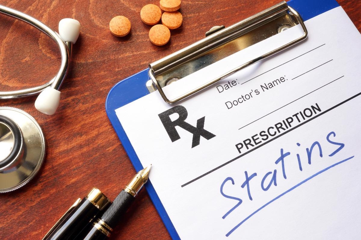 Study: Different HMGCR-inhibiting statins vary in their association with increased survival in patients with COVID-19. Image Credit: Vitalii Vodolazskyi/Shutterstock
