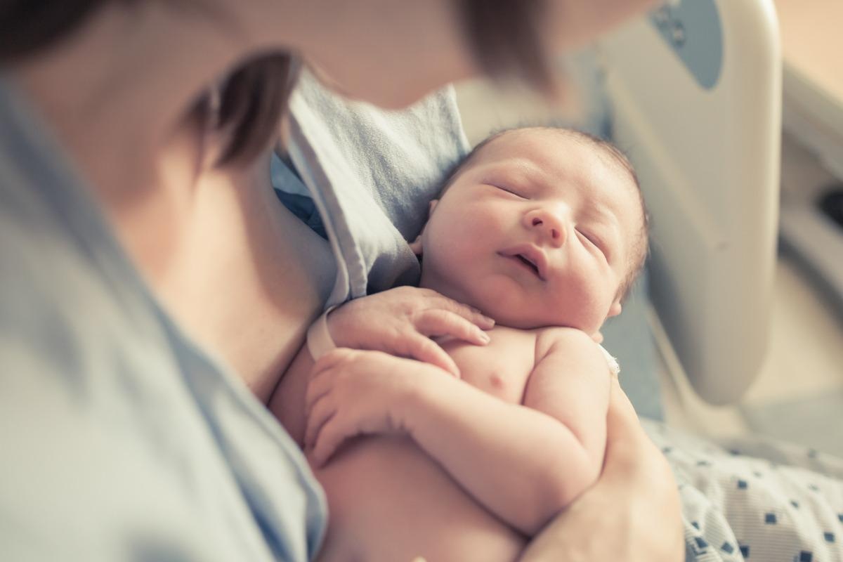 การศึกษา: ผลของการได้รับเชื้อ COVID-19 ของมารดาก่อนคลอดและการดูแลทารกแรกเกิดต่อผลลัพธ์ของทารกแรกเกิด: ผลลัพธ์จากการศึกษาตามรุ่นข้ามชาติ INTERCOVID  เครดิตภาพ: KieferPix / Shutterstock.com