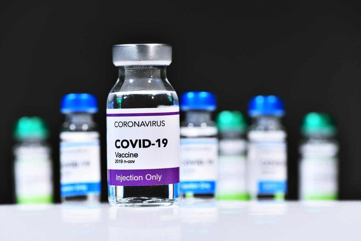 การศึกษา: ผลกระทบของการติดเชื้อ SARS-CoV-2 ต่อการตอบสนองของภูมิคุ้มกันที่เกิดจากวัคซีนเมื่อเวลาผ่านไป  เครดิตภาพ: D-VISIONS/Shutterstock