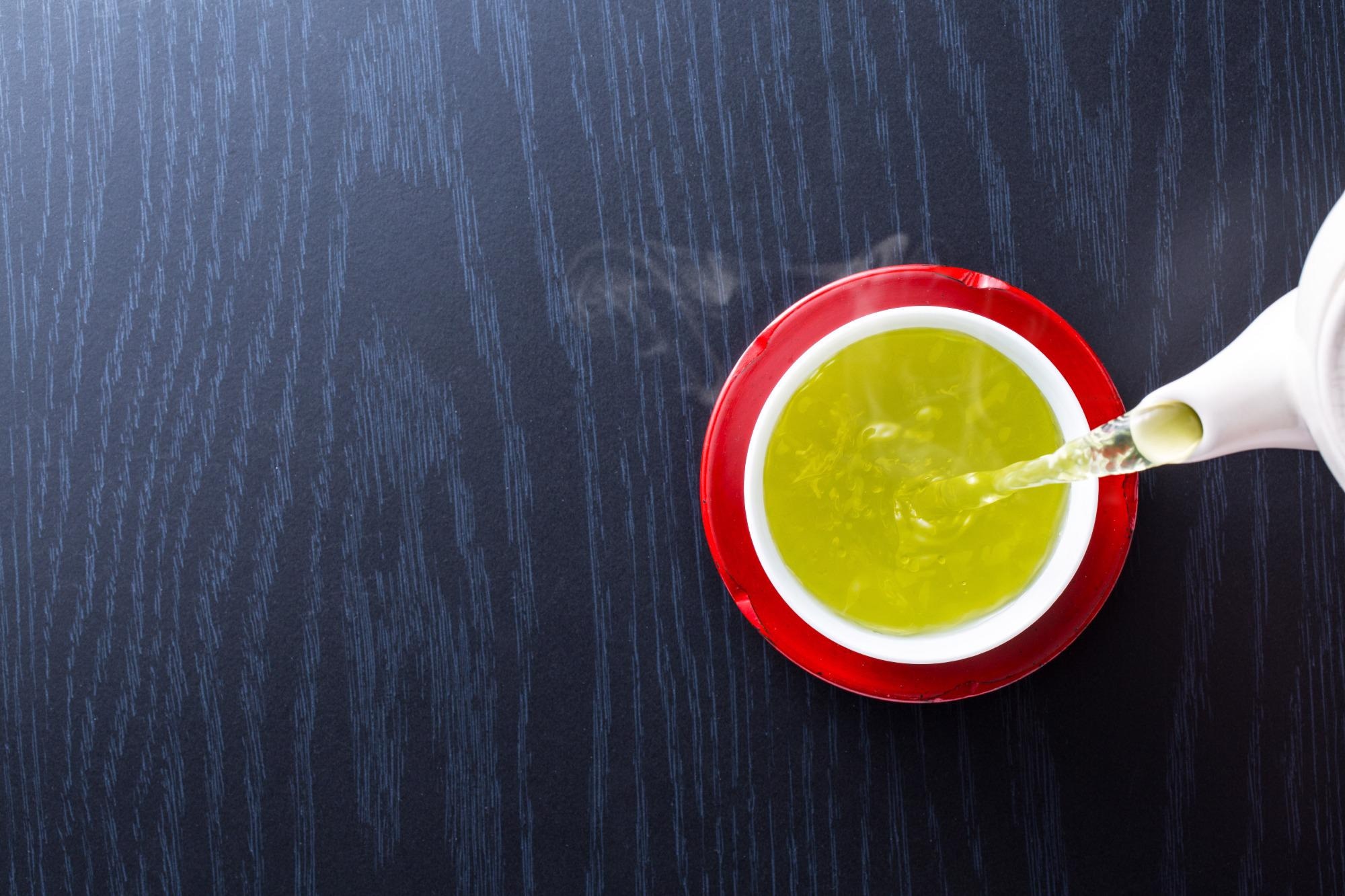 Study: The green tea catechin EGCG provides proof-of-concept for a pan-coronavirus attachment inhibitor. Image Credit: jazz3311 / Shutterstock