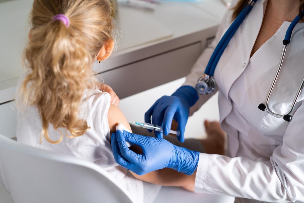 Study: Evaluation of mRNA-1273 Covid-19 Vaccine in Children 6 to 11 Years of Age. Image Credit: Uryupina Nadezhda/Shutterstock