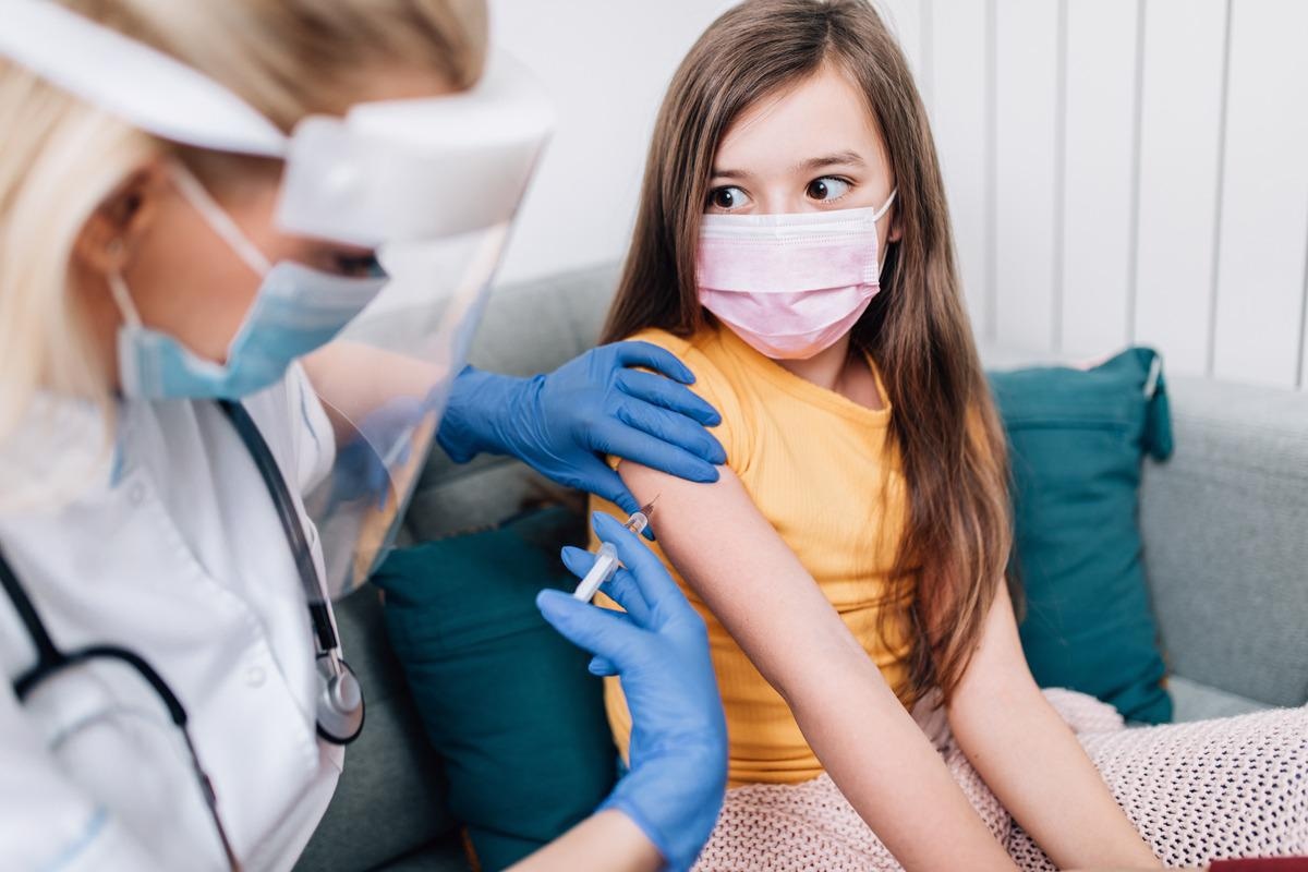 Study: Covid-19 in children aged 5–11: Examining the Issues Surrounding Vaccination and Public Health Policy. Image Credit: hedgehog94 / Shutterstock.com
