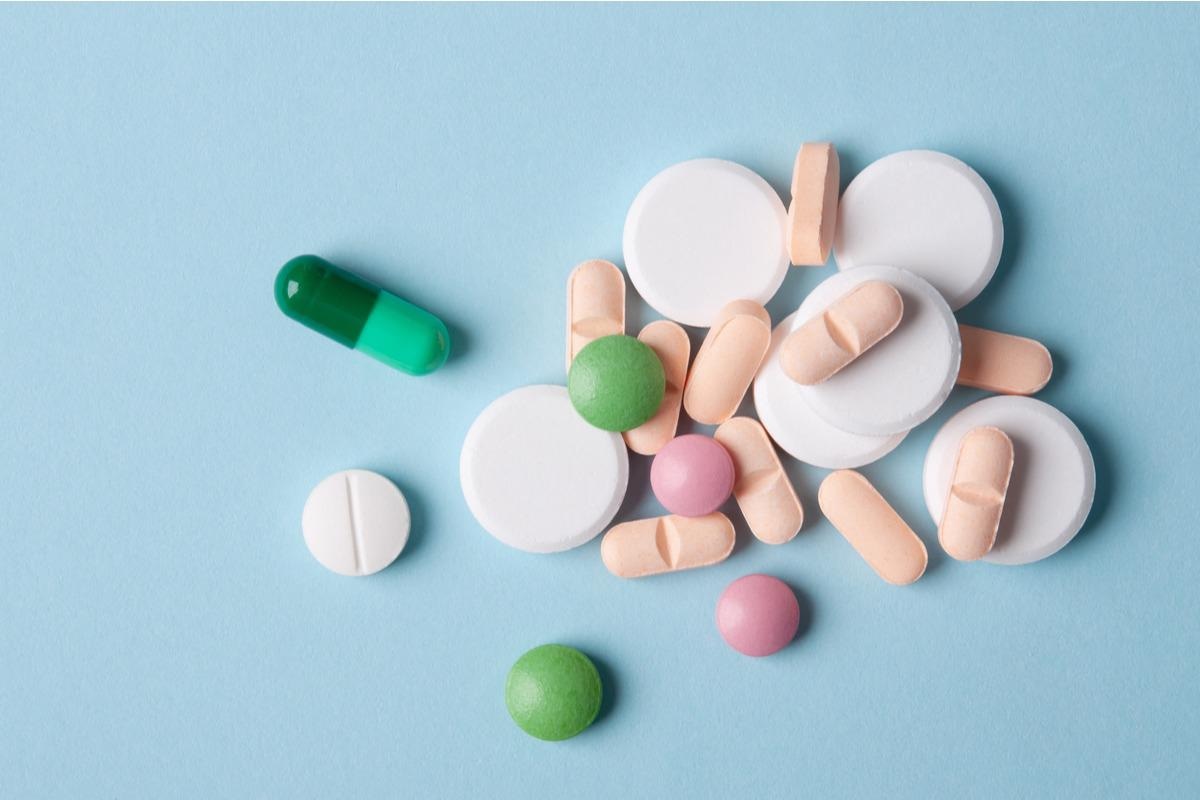 Study: NSAID use and clinical outcomes in COVID-19 patients: a 38-center retrospective cohort study. Image Credit: piggu / Shutterstock.com