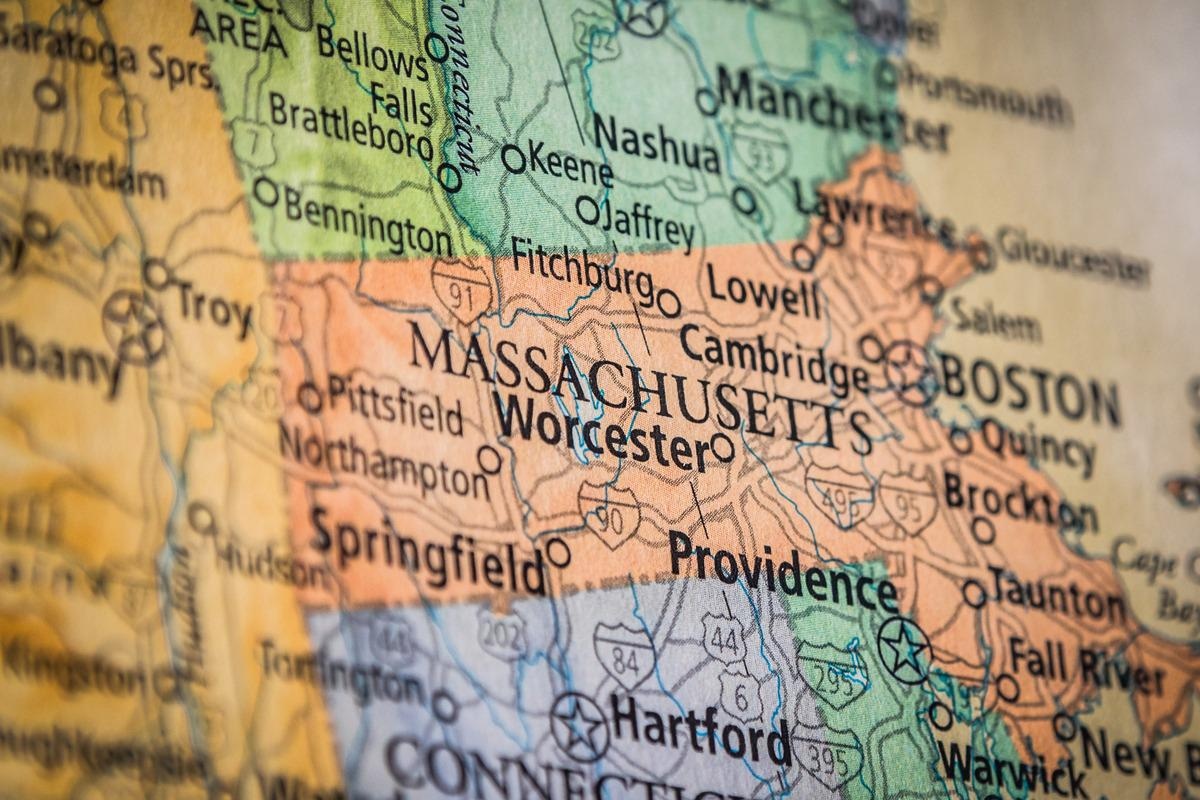 Study: Excess Mortality in Massachusetts During the Delta and Omicron Waves of COVID-19. Image Credit: BestStockFoto/Shutterstock