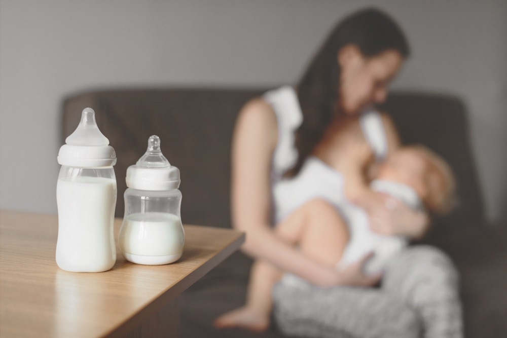 Study: Broad cross-reactive IgA and IgG against human coronaviruses in milk caused by COVID-19 vaccination and infection.  Image credit: evso/Shutterstock.com