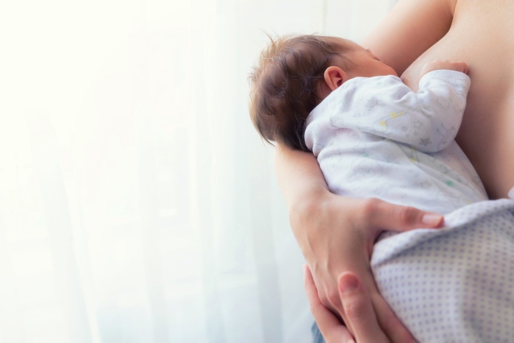 Study: Breastfeeding and the use of breast milk.  Image Credit: NAR Studio/Shutterstock.com