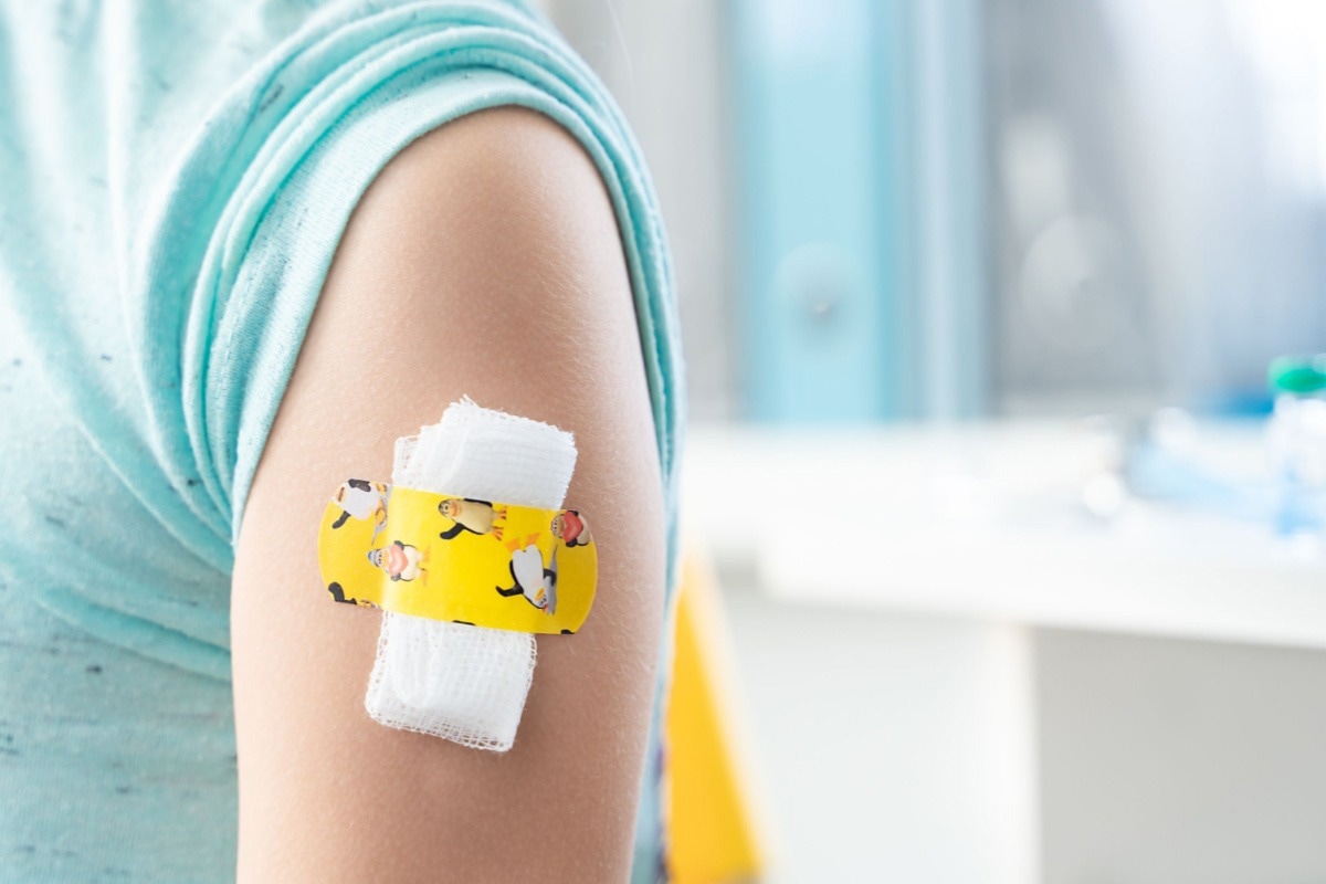 مطالعه: دوز واکسن بیماری کرونا 2019 در کودکان، نوجوانان و بزرگسالان جوان: آیا کمتر بیشتر است؟  اعتبار تصویر: Ira Lichi/Shutterstock