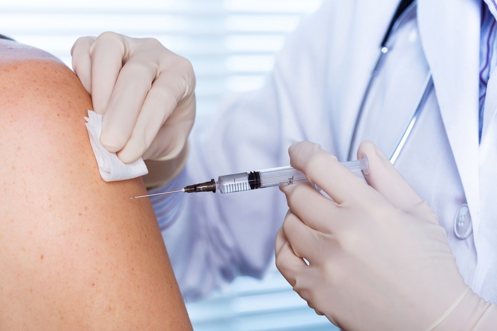 Study: Does Influenza vaccination reduce the risk of contracting COVID-19? Image Credit: alessandro guerriero / Shutterstock.com