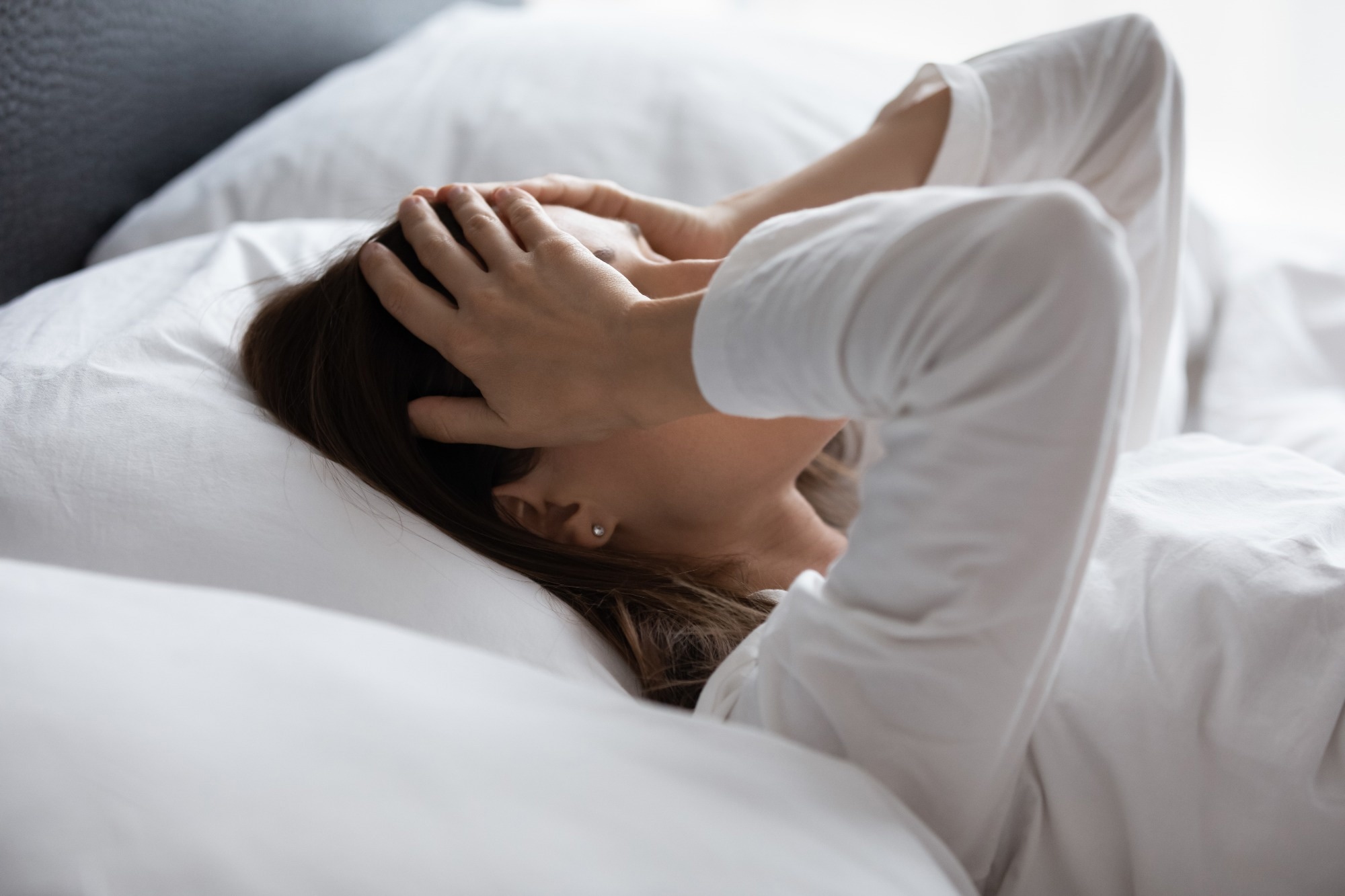 Study: Myalgic Encephalomyelitis/Chronic Fatigue Syndrome (ME/CFS) is common in post-acute sequelae of SARS-CoV-2 infection (PASC): Results from a post-COVID-19 multidisciplinary clinic. Image Credit: fizkes/Shutterstock